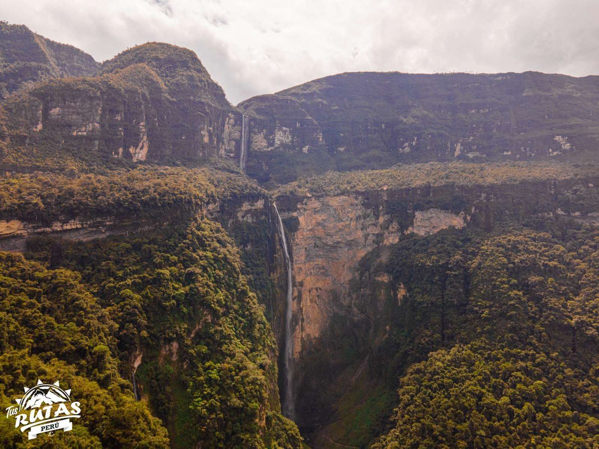 Perspectiva aérea de los 771 metros de la Catarata Gocta
